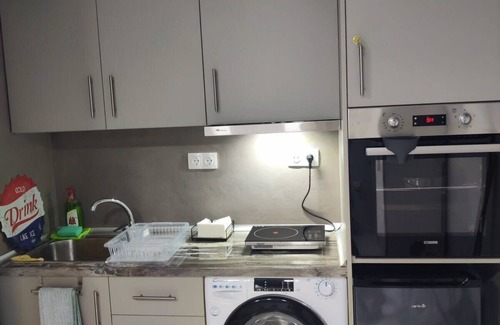 Agii Theodori Apartment | Modern Cozy VerGian Studio 2 min from the Beach