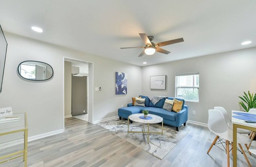 Greensboro House | Modern - Cozy - Well Locatedn