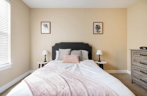 Forest Acres Apartment | Modern & Cozy2BR Near Ft Jackson