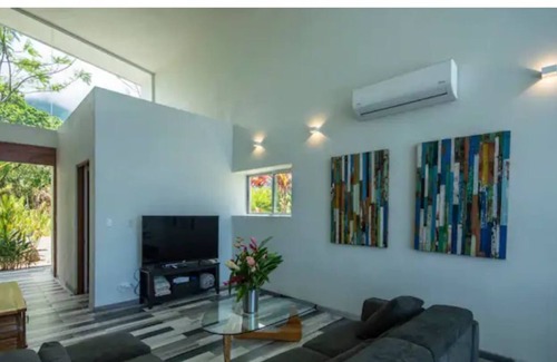Ojochal Villa | Modern, spacious and amazing ocean views!