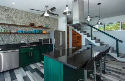 Ojochal Villa | Modern, spacious and amazing ocean views!