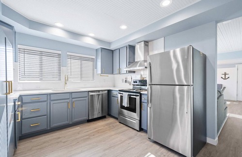 Garibaldi House | Modern craftsman home close to all Garibaldi has to offer. Dog Friendly!