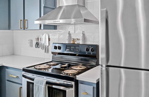 Garibaldi House | Modern craftsman home close to all Garibaldi has to offer. Dog Friendly!