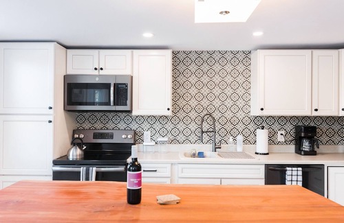 Columbiaville House | Modern Creekside Stay with Hot Tub 10 mins to Downtown Hudson