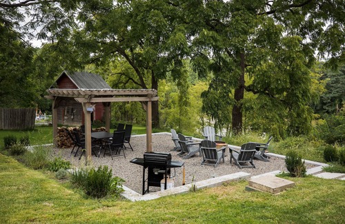 Columbiaville House | Modern Creekside Stay with Hot Tub 10 mins to Downtown Hudson