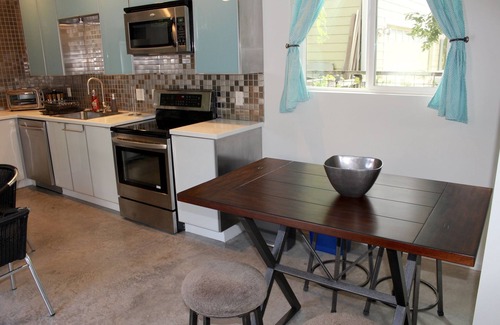 Bouldin House | Modern Cube House in 78704 SOCO/Bouldin