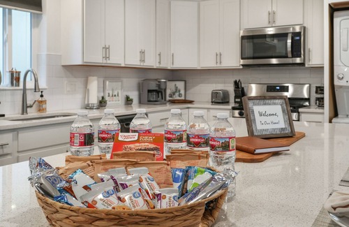 Springville House | Modern culinary kitchen, Luxury, Cozy Home & Pet-Friendly!