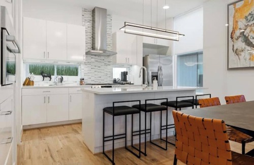 Kessler House | Modern~Dallas Skyline Views~Rooftop~3 Bdrm Thennn