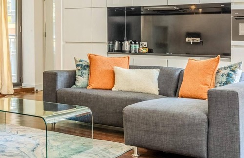 Greenwich West Apartment | Modern Deluxe Apartment London Greenwich - Great Transport Links