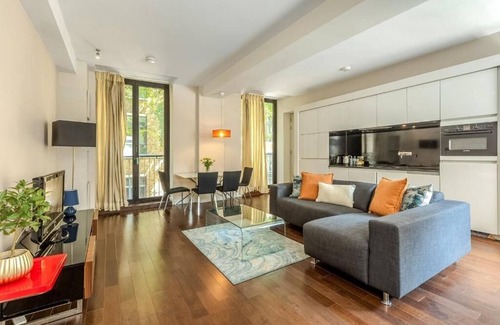 Greenwich West Apartment | Modern Deluxe Apartment London Greenwich - Great Transport Links