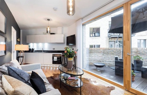Notting Dale Apartment | Modern & Designed 2 bed apt w/terrace Notting Hill
