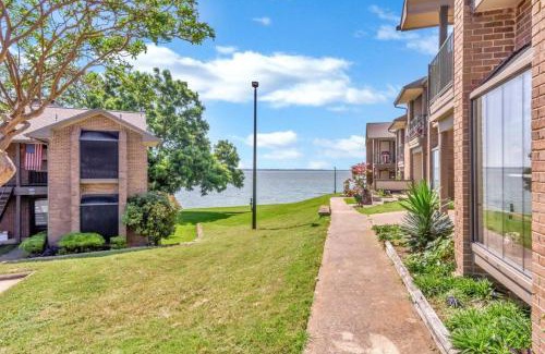 Garland House | Modern Designed, Lakefront Home in Garland
