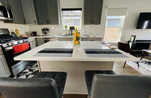 Montopolis House | Modern, designer home, minutes from Downtown ATX