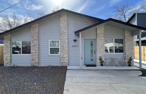 Montopolis House | Modern, designer home, minutes from Downtown ATX