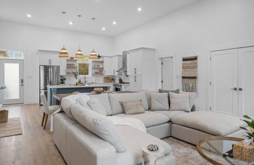 Shediac House | Modern Designer Home | Sauna, BBQ & 3+ Acre Escape