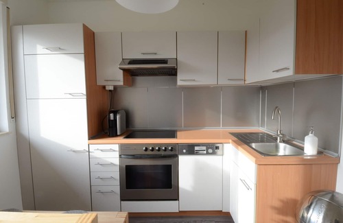 Kranichstein Apartment | Modern designer studio with great forest view and excellent transport links