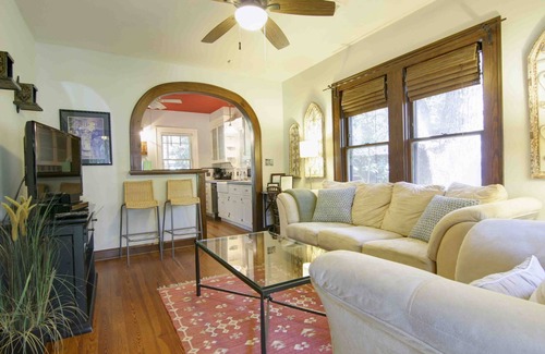Hancock Cottage | Modern dog-friendly Austin home super close to downtown with patio, W/D, kitchen