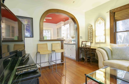 Hancock Cottage | Modern dog-friendly Austin home super close to downtown with patio, W/D, kitchen