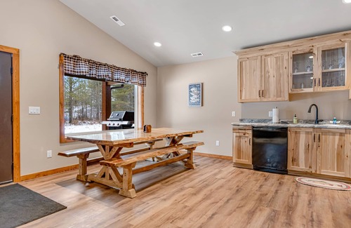 Conover Cabin | Modern dog-friendly cabin with hot tub, gas fireplace, patio, grill, & washer/dryer