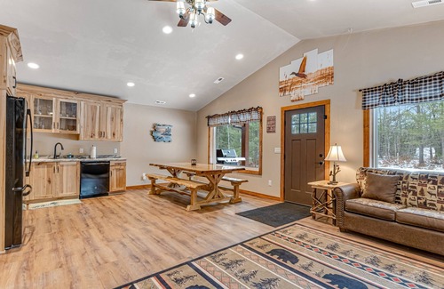 Conover Cabin | Modern dog-friendly cabin with hot tub, gas fireplace, patio, grill, & central AC