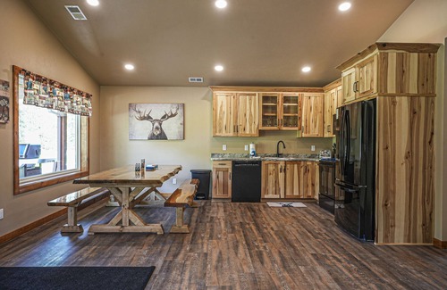 Conover Cabin | Modern dog-friendly cabin with hot tub, gas fireplace, patio, grill, & washer/dr