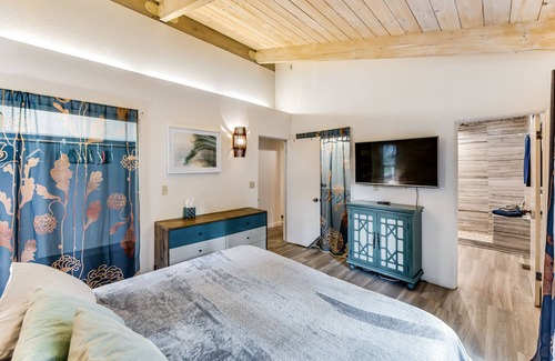Anchor Bay House | Modern, Dog-Friendly Retreat with a Private Deck, Hot Tub, Fireplace, & Sun Room