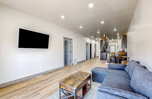 Butte House | Modern dog-friendly townhouses with WiFi, patio, BBQ grill