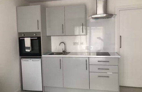 Milton Keynes Apartment | Modern Double Bed Apartment in Milton Keynes