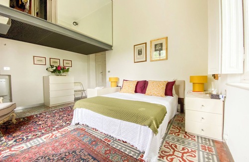 Parma Bed & Breakfast | Modern" double room with bathroom in a late 19th century villa