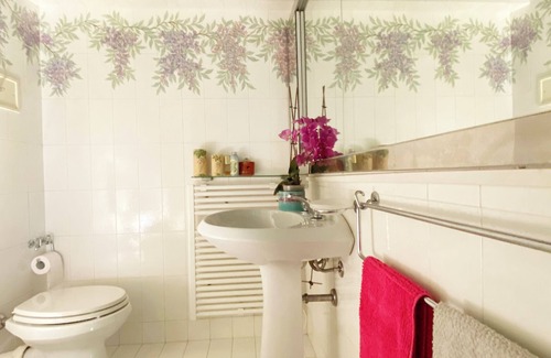 Parma Bed & Breakfast | Modern" double room with bathroom in a late 19th century villa