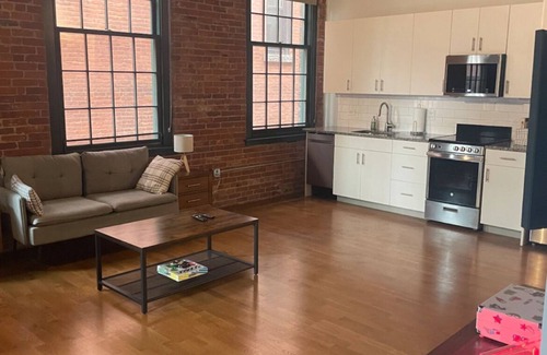 Downtown Hartford Apartment | Modern Downtown 1 Bedroom Apartment