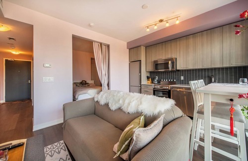 Old Town House | Modern Downtown Condo - 1BR + 1BA + Sofabed