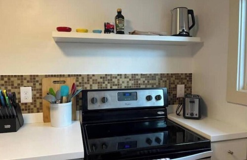 Old North End Apartment | Modern Downtown Flat- Near Church Street, Parking!