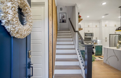 Northside House | Modern Downtown Houston Home, Sleeps 14, Hot Tub