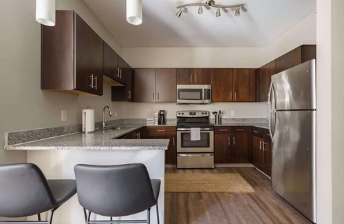 Downtown Columbus Apartment | Modern Downtown Luxury Apartment