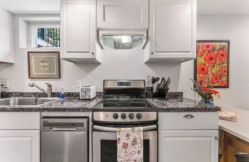 Longmont House | Modern Downtown Oasis ~ Sunny Garden ~ King Beds!n