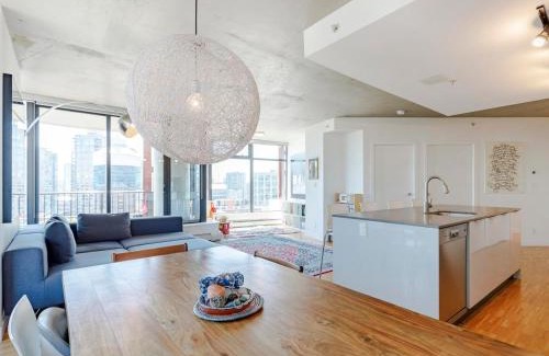 Gastown Apartment | Modern Downtown Stay!