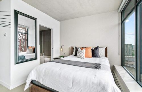 Gastown Apartment | Modern Downtown Stay!