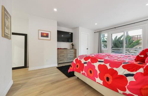 Encinitas House | Modern Dream Home - Fire Pit, Grill, Large Yard & AC