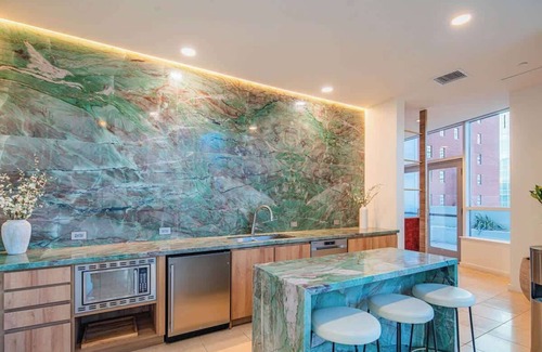 Downtown Phoenix Apartment | Modern DT PHX | High-Rise Views & Amenities