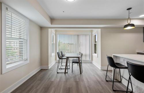 Columbia Heights Apartment | Modern Duplex 2BR near Metro