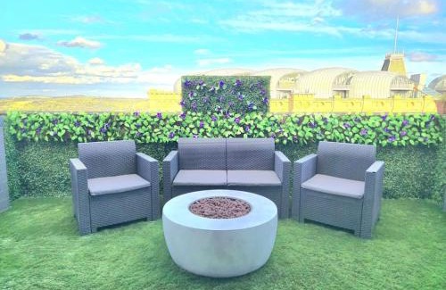 Bradford Apartment | Modern Duplex Penthouse Panoramic Views & Parking