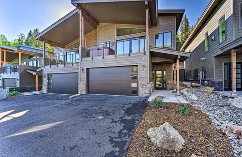 Purgatory House | Modern Durango Townhome Hot Tub, By Ski Lift