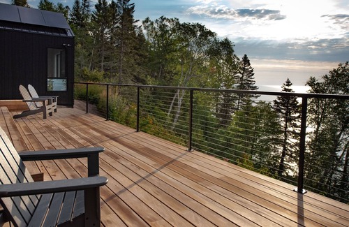 Tofte Cabin | Modern, eco-friendly home on Lake Superior and 5 min to Lutsen ski hill!