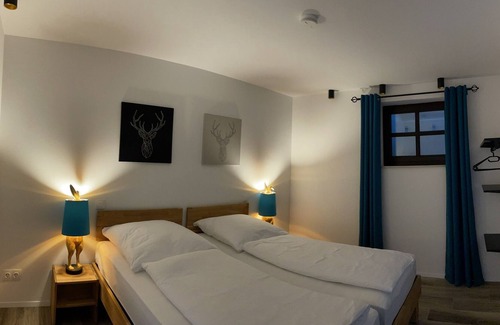 Greding Condo | Modern Eingerichtete Ferienwohnung Mitten im Naturpark Altmühltal