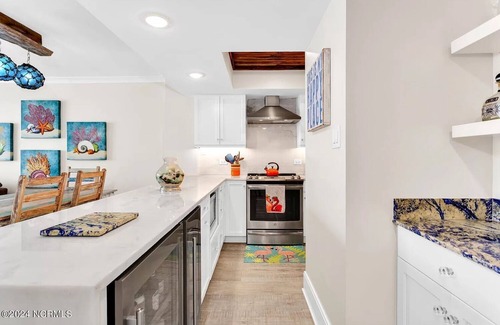 Wrightsville Beach Condo | Modern Elegance Meets Coastal Escape: Explore Newly Updated 2 BR Penthouse Condo