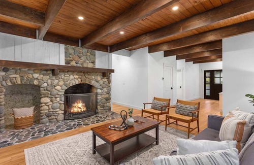 Union Hill-Novelty Hill House | Modern Elegance in Nature on 224th Ave