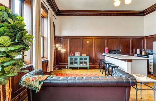 Crawfordsville Apartment | Modern Elegance: Timeless Crawfordsville Studio!