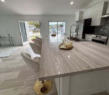 Port Saint Lucie House | Modern Elegance in Port St Lucie