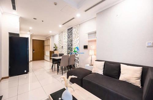 Hang Xanh Apartment | Modern Elegance in Central Park